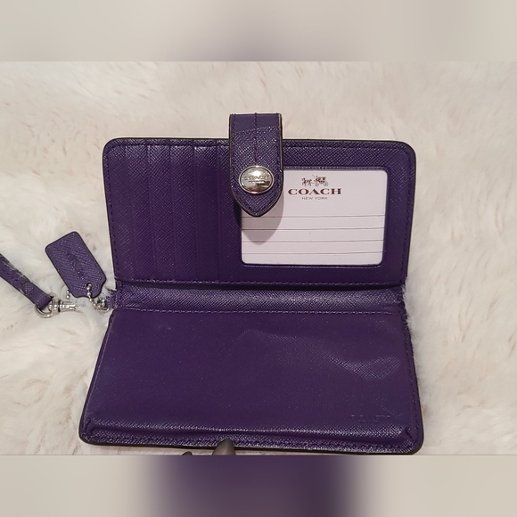 Coach Wallet Authentic - Picture 3 of 3